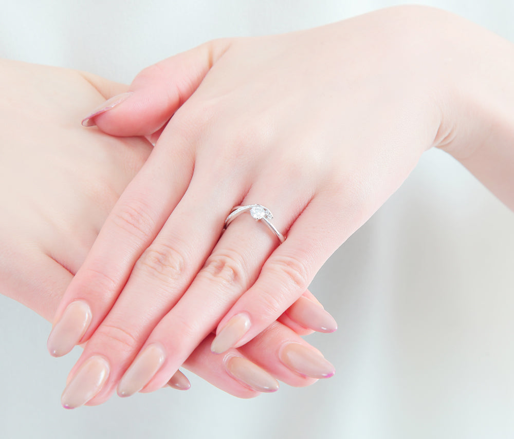 オリヴィエ 婚約指輪［選べるダイヤ品質・30日返品保証］