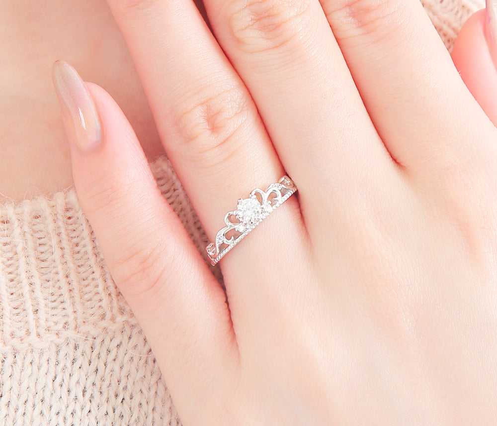 ティアーラ 婚約指輪［選べるダイヤ品質・30日返品保証］ – 結婚指輪