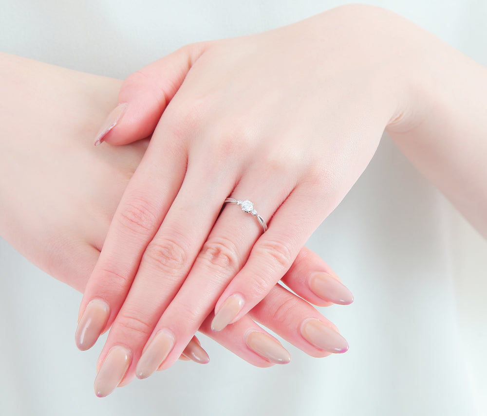 クーシーツースター 婚約指輪［選べるダイヤ品質・30日返品保証］